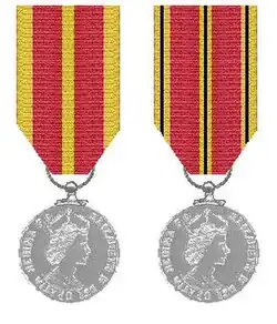 Medailles voor verdienste en voor moed.