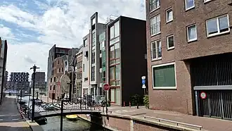 Brantsgracht met brug Enseignement (juli 2019)
