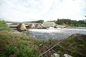 De waterkrachtcentrale in juli 2012