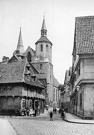 De kerk in de historische omgeving (1893)