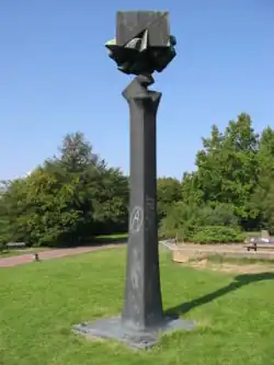 Große Säulenkaryatide (1967) in Braunschweig