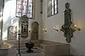 Doopvont (1458) en 16e- en 17e-eeuwse epitafen