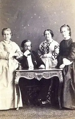 De Braziliaanse keizerlijke familie, van links naar rechts, Leopoldina, Peter II, Theresia Christina en Isabella (ca.1863), Joaquim José Insley Pacheco