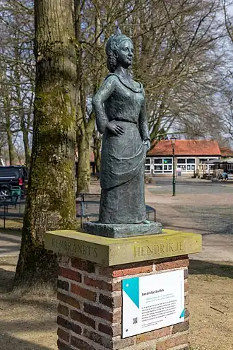 Standbeeld „Hendrikje” door Truus Doodeheefver-Kremer, 't Zand, Bredevoort