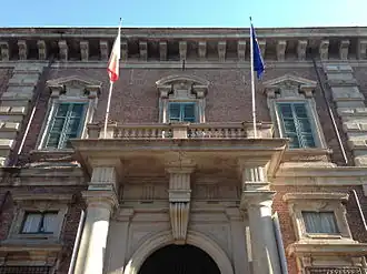 Vooraanzicht in 2012