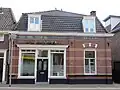 Voormalig winkel-woonhuis