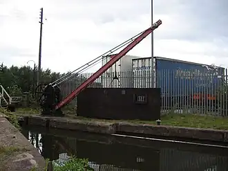 Hijskraan met schotbalken op het Bridgewater Canal