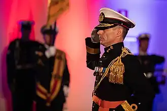 Korpscommandant brigadegeneraal der mariniers Jan Hut in het ceremoniële tenue tijdens de commando-overdracht