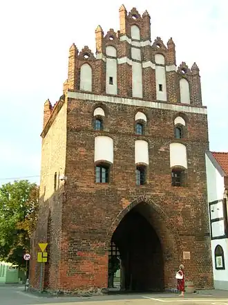 De voorzijde van de Kulmer Poort/Steenpoort in Brodnica