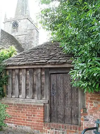 Het arrestantenlokaal.