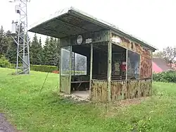 Bushalte in het dorp (2009)