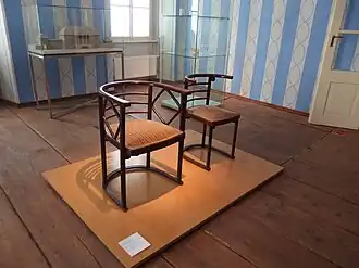 Stoelen "Fledermaus" (Vleermuis) in het Hoffmann Museum in Brtnice, CZ