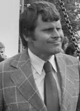 Glover als Mr. Wint tijdens de opnames van Diamonds Are Forever in 1971