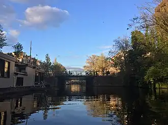 De brug, gezien naar het oosten