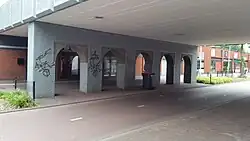 Arcades in brugpijler (juli 2019)