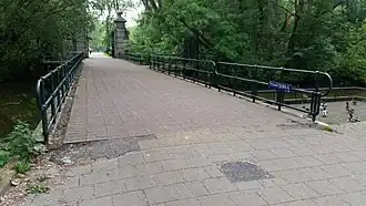Brug met hekkepoort op de achtergrond (2018)