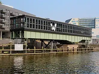 De vroegere spoorbrug met daarop het restaurant; 24 september 2017