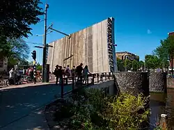 Hortusbrug (2017) met basaltbrokken en ijzeren balustrades