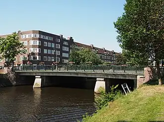 Gerard Revebrug (brug 403) gezien vanaf de Jozef Israëlskade