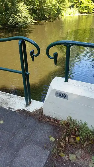 Brug 569 met hartjes en brugnummer (augustus 2018)