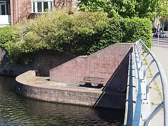 Fragment van brug 408 (2016) met rechts de Cornelis Schuytstraat