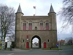 De Gentpoortstraat komt uit op de Gentpoort