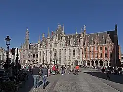 Het Provinciaal Hof (centraal)