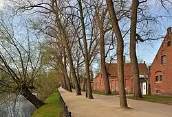 De Begijnenvest langs het Minnewater