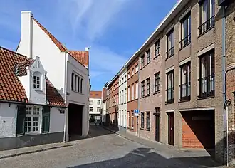 De Colettijnenstraat in oostelijke richting gezien