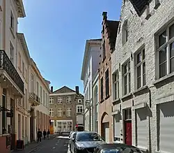 De Cordoeaniersstraat, gezien vanaf het Sint-Jansplein