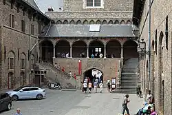 Binnenplaats, in noordelijke richting gezien