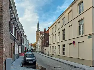 De Joost de Damhouderstraat, gezien in de richting van het Sint-Annaplein