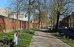 De Komvest tussen Calvariebergstraat en Wulpenstraat