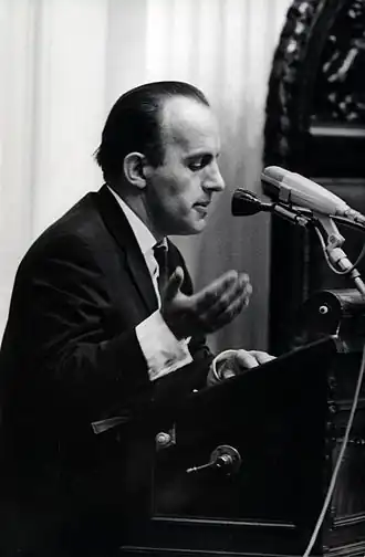 Bruggeman aan het woord tijdens de behandeling in de Tweede Kamer van het ontslag van hoofdcommissaris H.J. van der Molen (30 juni 1966)