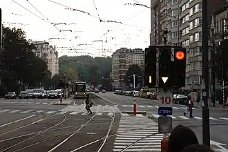 Halte Buyl op de Generaal Jacqueslaan.