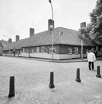 Gevel aan de straatzijde in 1998
