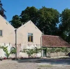 De stallen van de buitenplaats