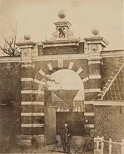 Foto Buitenpoort van de Witte Poort uit 1862