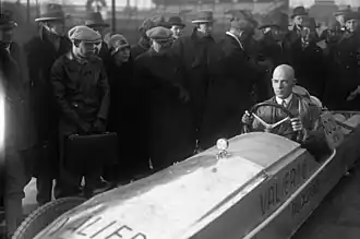 Max Valier in zijn raket-auto RAK6 (1929)