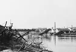 Vernielde spoorbrug, 11 mei 1940