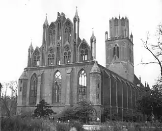 De kerkruïne (1952)