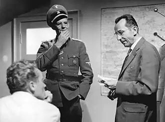 Bruno Apitz (rechts) tijdens het maken van de film Nackt unter Wölfen op 16 augustus 1962