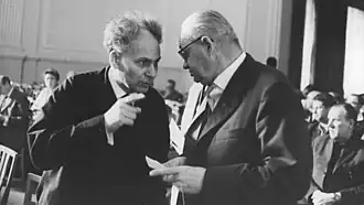 Stertzenbach (links) met Karl Wloch tijdens het proces tegen Hans Globke (1963)