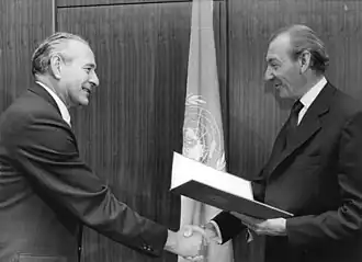 Kurt Waldheim (rechts)