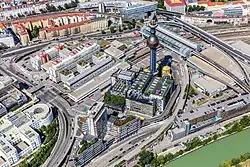 Het station en omgeving.