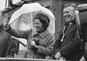 Koningin Beatrix en burgemeester Hoek (1981)