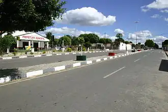 Gemeentehuis aan de hoofdweg BA-351 in Buritirama