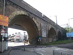 De brug van de WCML uit 1838 vlak ten noorden van het station