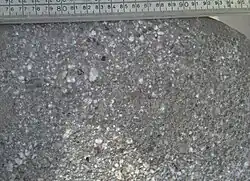 Gebouchardeerd beton