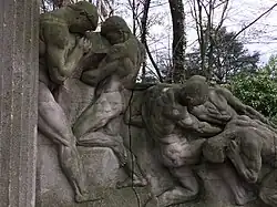 Detail van het monument Carsoel